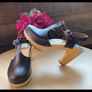 Swedish Hasbeens T-Strap Sky High. EU size 38